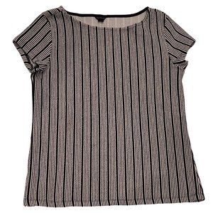 ANN TAYLOR BLACK AND WHITE KNITTED STRIPE SHORT SLEEVE PULLOVER BLOUSE TOP, SZ M